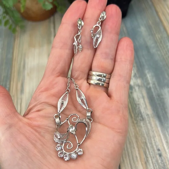 ⭐️Vintage AmLee Sterling Silver rhinestone filigree necklace & earrings set